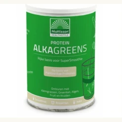 Protein AlkaGreens Poeder is samengesteld uit o.a. Kiemgrassen die Chlorofyl bevatten, Plantaardige Proteïnen, Vezelrijk Groenten- en Fruitcomplex.