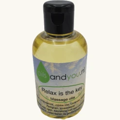 Relax is the key massage olie is speciaal gemaakt om het lichaam licht en ontspannend te masseren. - Rijk aan natuurzuivere etherische olie - Verkoelend - Kalmerend - Rustgevend Verpakt per 100 ml