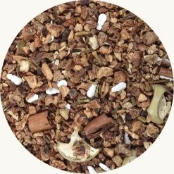 Fruitthee appel peer kruiden is een milde vruchtenthee met de fruitig-zoete en kruidige tonen van appel, peer en specerijen.