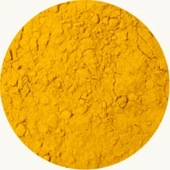 Curcuma met zwarte peper gemalen